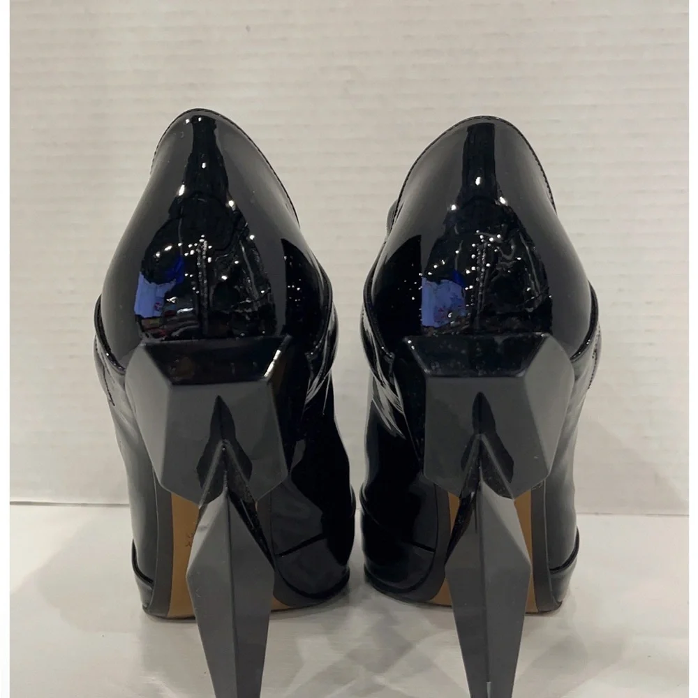 Fendi 
Black Patent Leather Sculpted Heel Pumps Size 37 Made in Italy - Picture 4 of 10